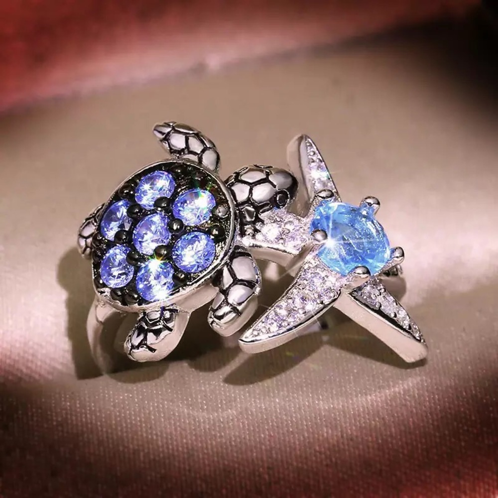 2/$20🔥Platinum sea turtle starfish blue topaz ring